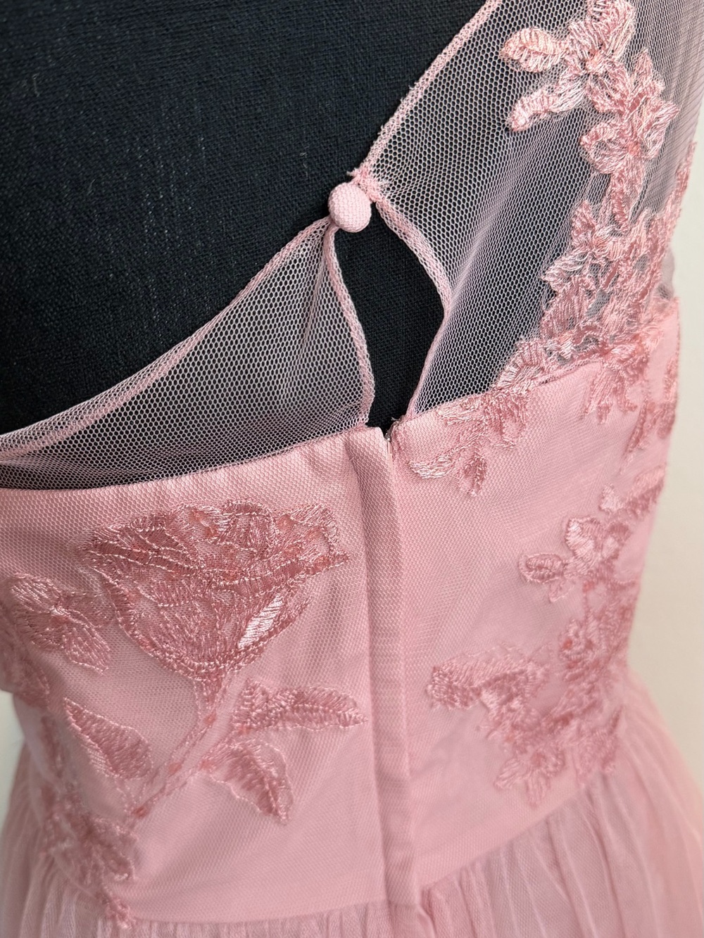 David's Bridal Blush Pink One-Shoulder Lace & Tulle Evening Dress - Picture 8 of 8